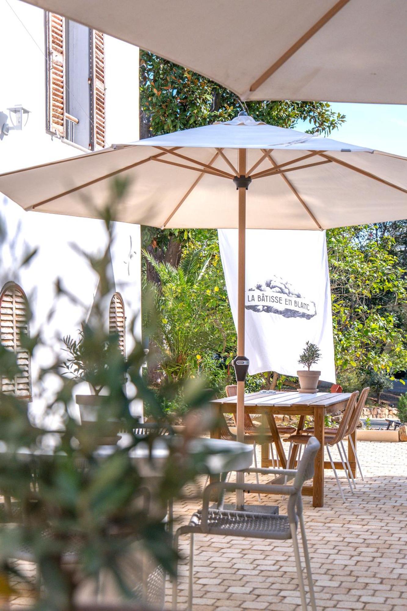 Hotel La Batisse En Blanc